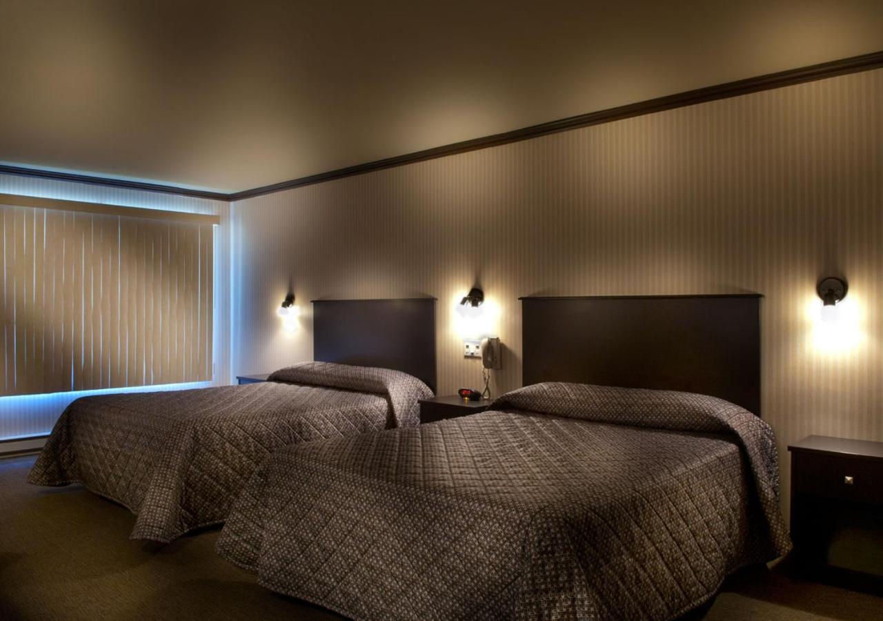 Ramada By Wyndham Laval Ξενοδοχείο Εξωτερικό φωτογραφία