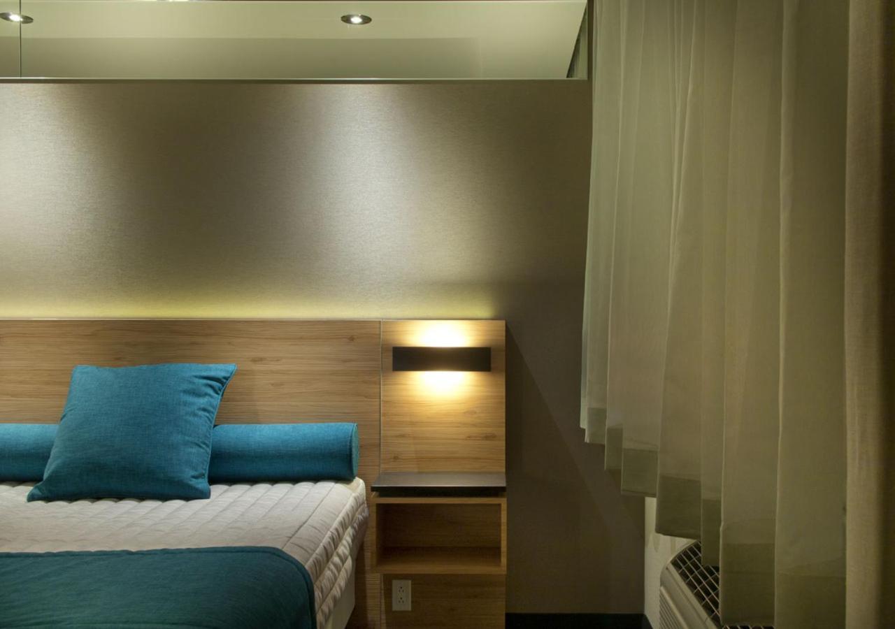 Ramada By Wyndham Laval Ξενοδοχείο Εξωτερικό φωτογραφία