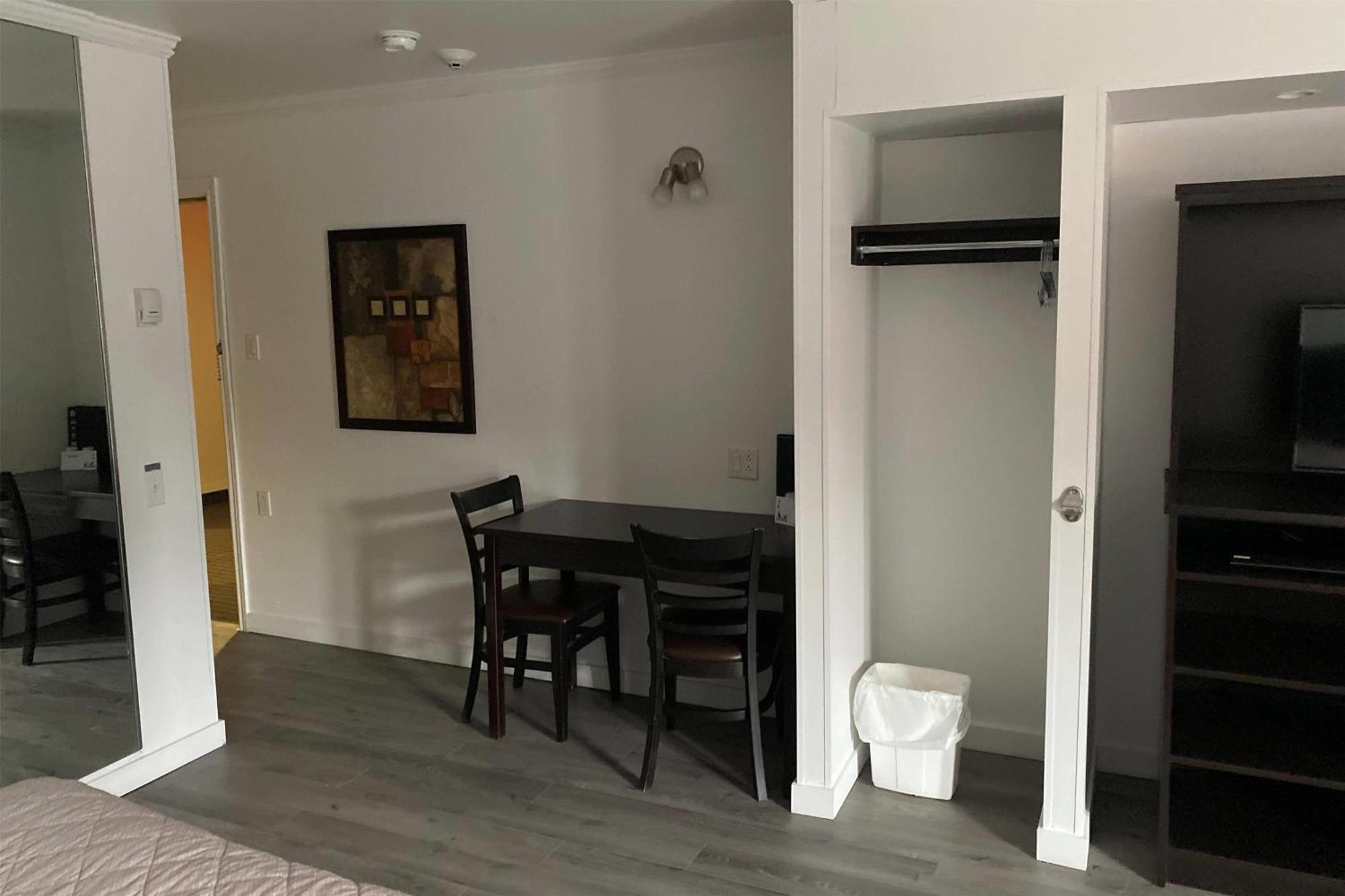 Ramada By Wyndham Laval Ξενοδοχείο Εξωτερικό φωτογραφία