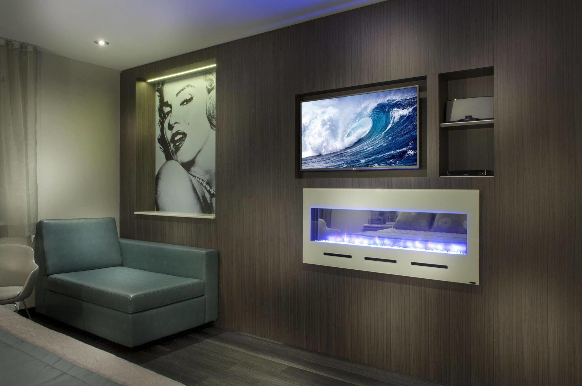 Ramada By Wyndham Laval Ξενοδοχείο Εξωτερικό φωτογραφία
