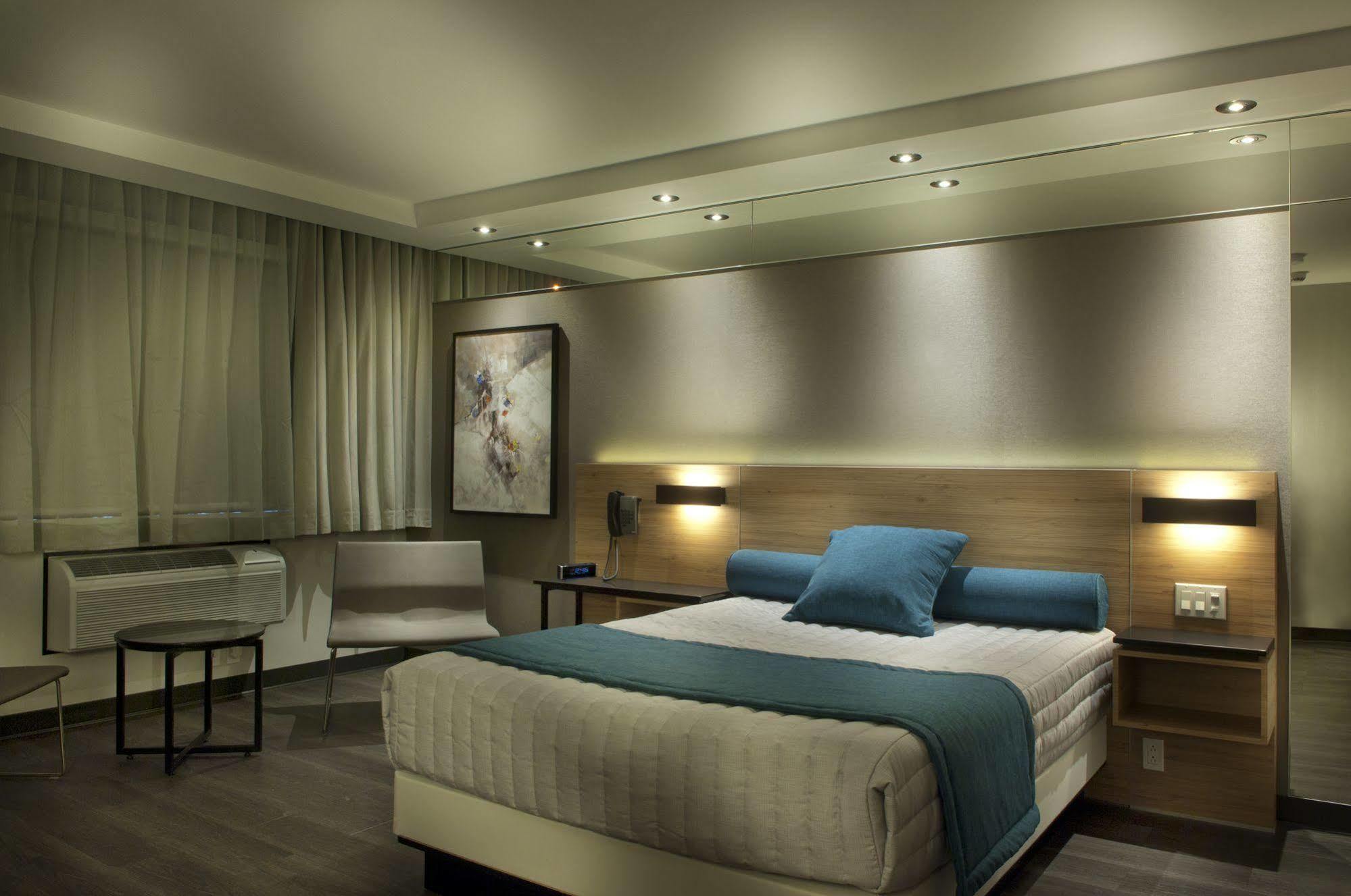 Ramada By Wyndham Laval Ξενοδοχείο Εξωτερικό φωτογραφία